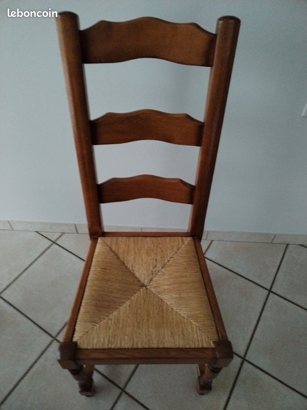 Chaise en bois massif (image 1)