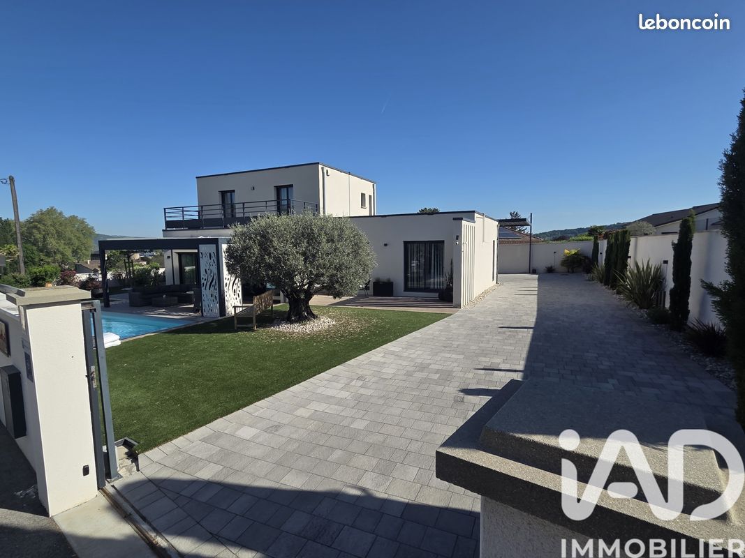 Maison 6 pièces 168 m² · à Beausemblant · 168 m² · 659 000 €