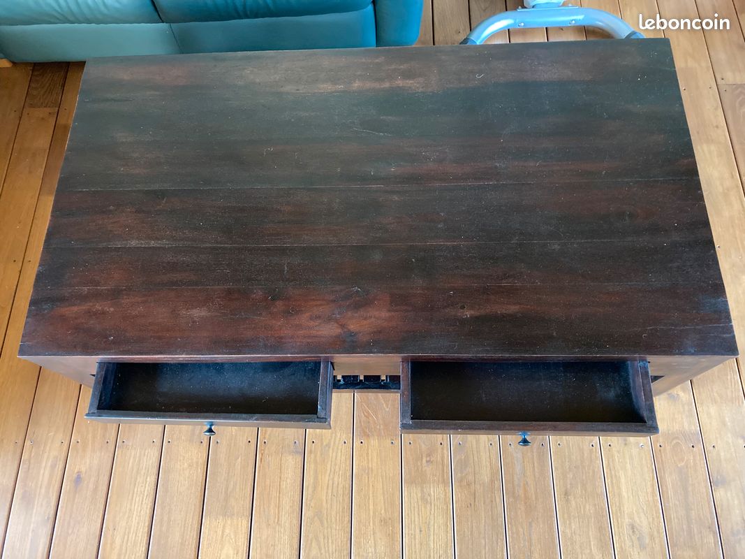 Table en bois rouge (image 2)