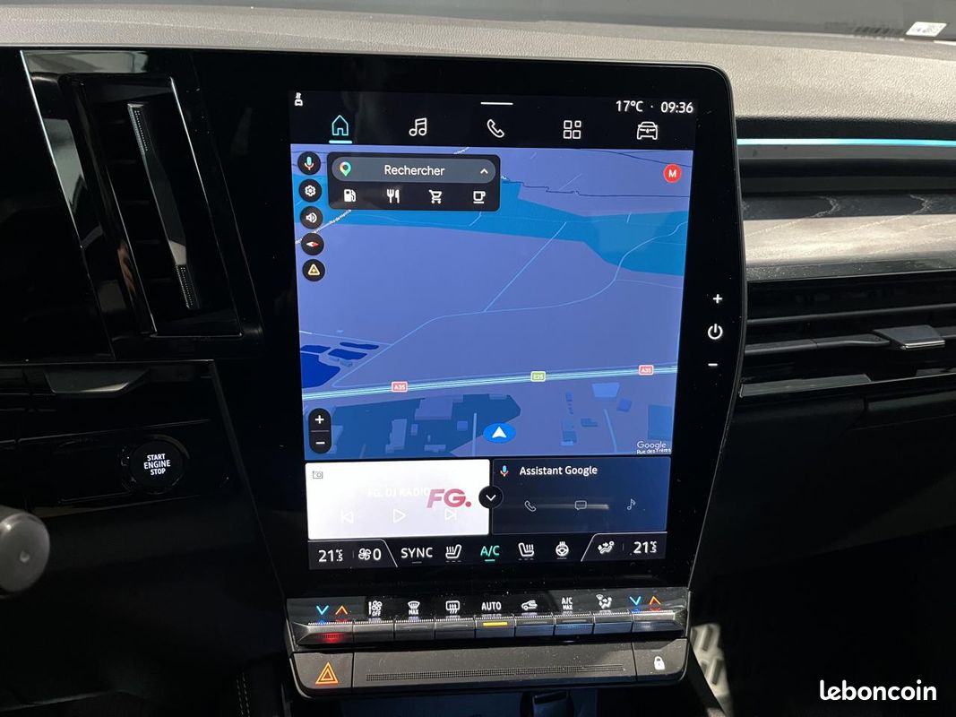 RENAULT AUSTRAL 1.2 E-Tech Hybride - 200CH - CAMÉRA 360° - SIÈGES CHAUFFANTS - BAVETTES (image 20)