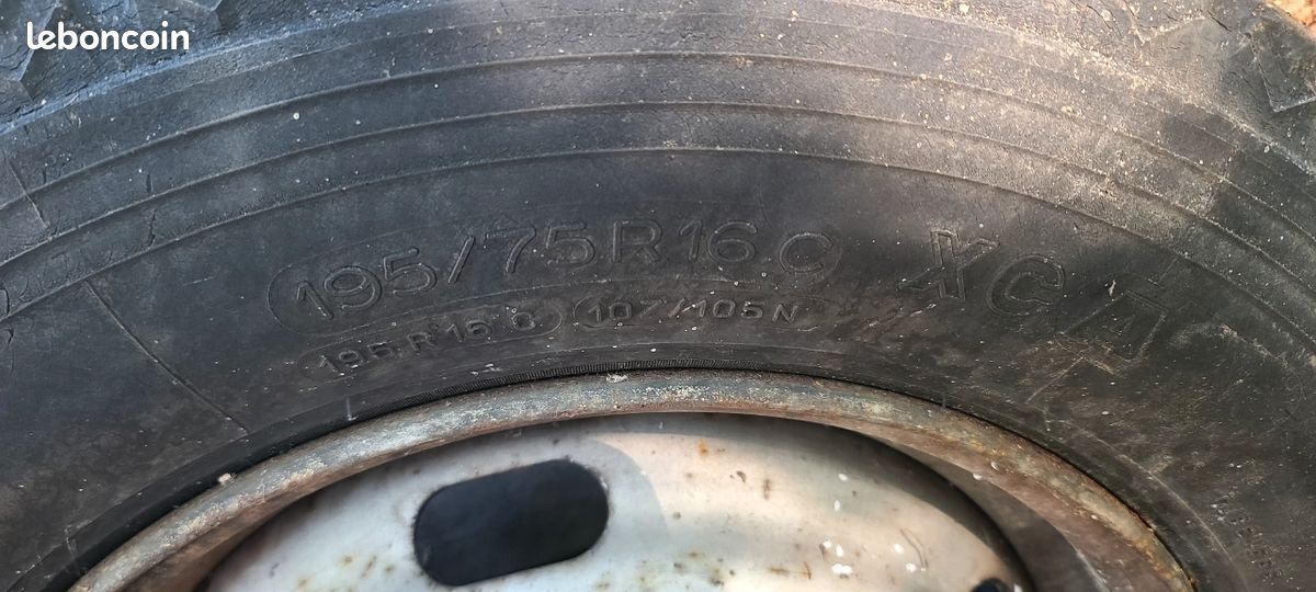 4 roues pneu master 1. 195 75 16 (image 3)