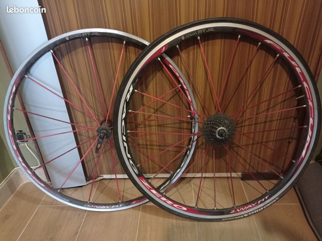 Roue Avant VTT Fulcrum Racing Zero 26 Pouces - Disque, Axe QR, Couleur Rouge, Neuve En Boîte (NIB)