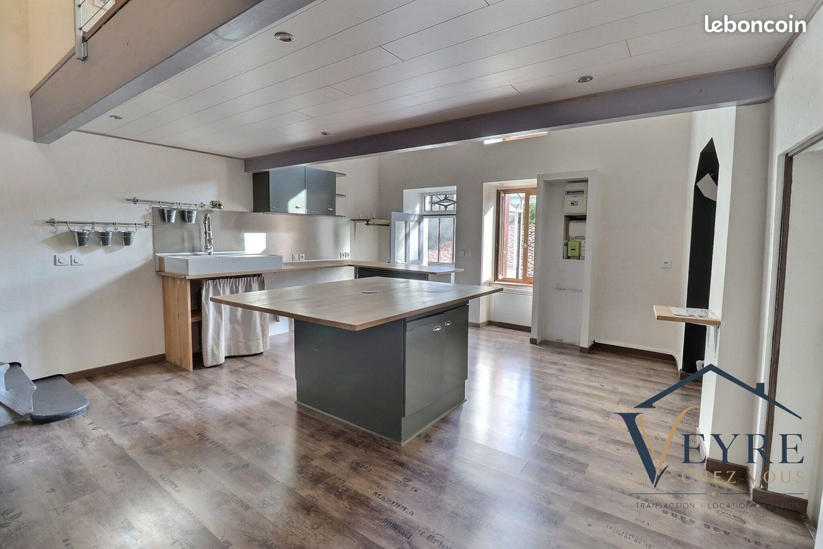 Maison 6 pièces 146 m² · à Saint-Maurice · 146 m² · 755 €/mois