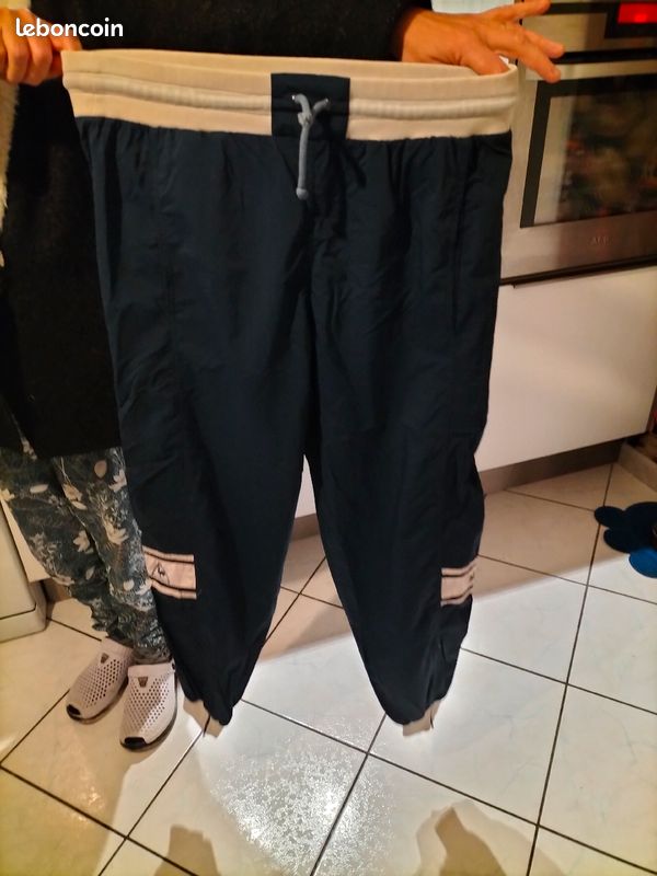 Pantalon de survêtement LE COQ SPORTIF COLLECTION SPECIALE YANNICK