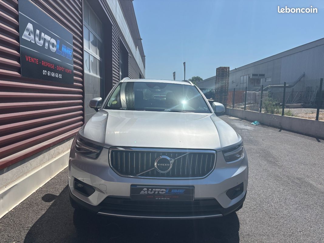 VOLVO XC40 D3150 ch Geartronic 8 Inscription / Toit ouvrant / Caméra 360 / Carplay / Garantie 12 mois (image 7)