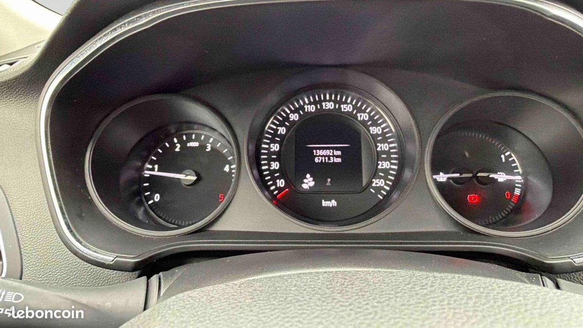 Renault MEGANE IV 1.5 BLUE DCI 95CH ZEN (image 17)