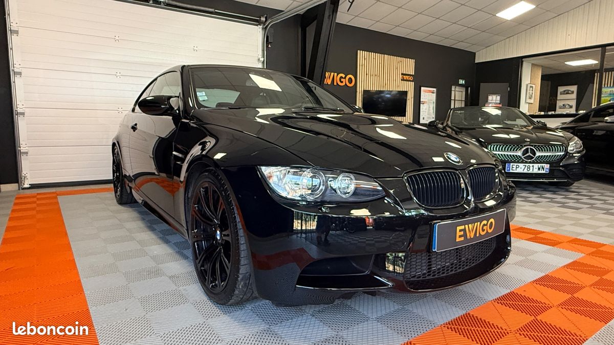BMW M3 4.0 V8 420CV (E92) EDITION LIMITE BLACK AND WHITE (707 EXEMPLAIRES) BOITE DKg (image 9)