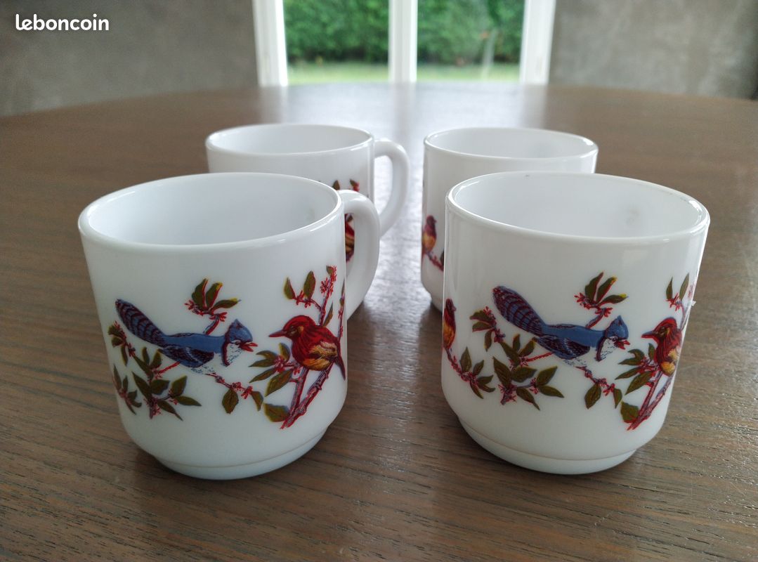 Lot de 4 tasses Arcopal vintage