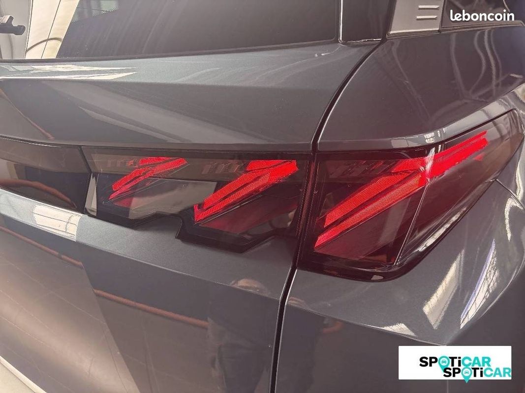 PEUGEOT 5008 Hybrid 145 ch e-DCS6 GT (image 17)