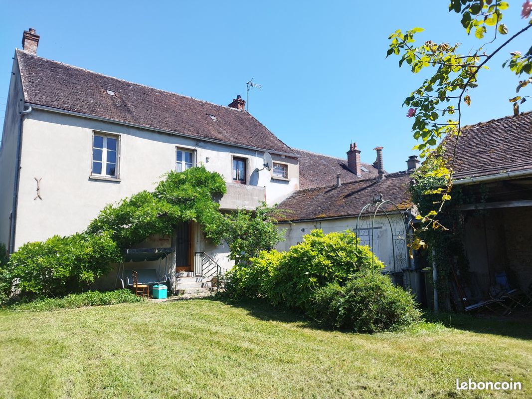 Maison 9 pièces 160 m² · à Dordives · 160 m² · 186 000 €