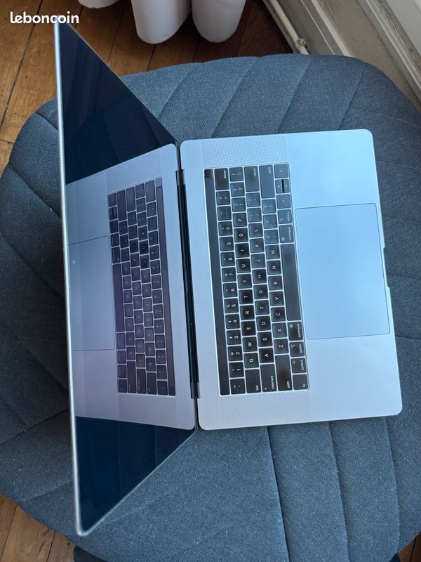 MacBook Pro 15" 2018 QWERTY – i7 6 cœurs – 32 Go RAM – Radeon Pro 555X – 500 Go SSD (image 10)