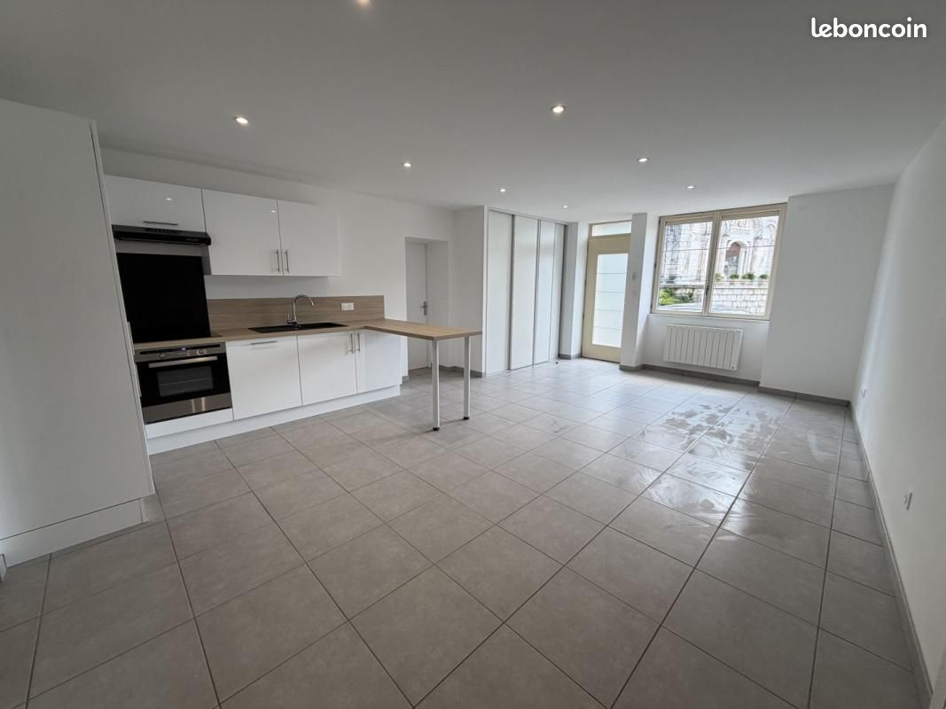 Appartement 3 pièces 64 m² · à Saint-Paul-de-Varax · 64 m² · 800 €/mois