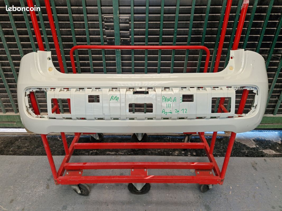 Pare choc arriere FIAT PANDA III 3 APRES 2012 (image 1)
