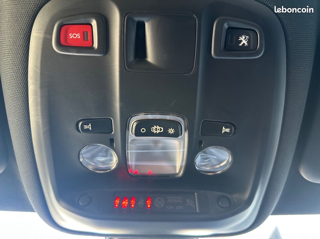 PEUGEOT 308 1.2 130ch GT PACK APPLE CARPLAY / CAMERA DE RECUL / COURROIE NEUVE / ENTRETIEN PEUGEOT (image 19)