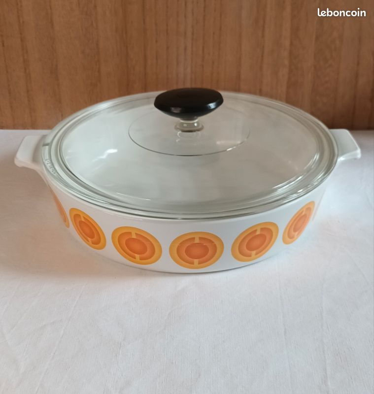 Cocotte Pyroflam: l'échalote et la marjolaine. Vintage - Arts de la table