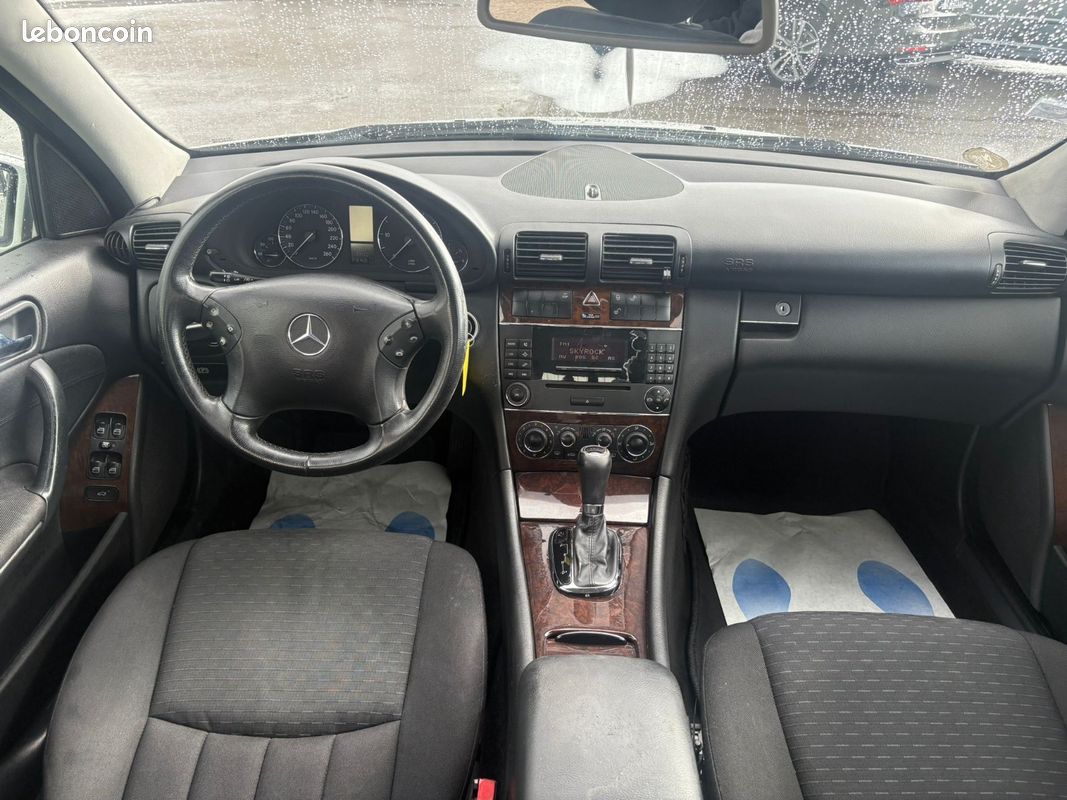 MERCEDES CLASSE C 220 Elégance 2.2 CDI 150 CV 01/2005 224500 KM BOITE DE VITESSE AUTOMATIQUE FEUX XÉNON SUIVI D'ENTR (image 9)