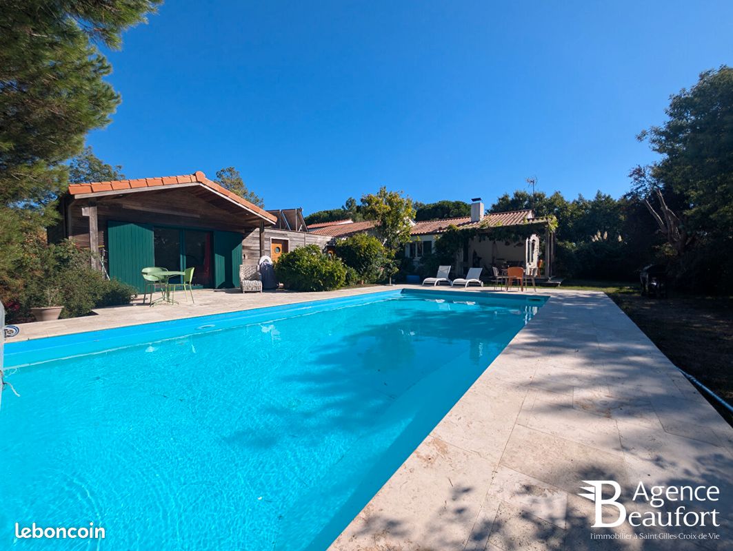 Maison 7 pièces 208 m² · à Le Fenouiller · 208 m² · 472 500 €