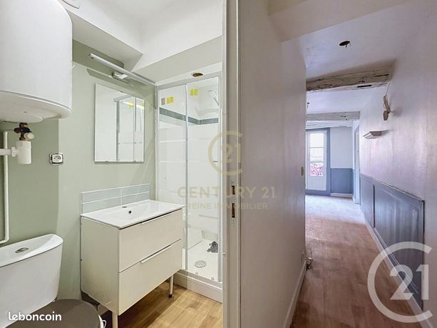 Studio 1 pièce 15 m² — 3