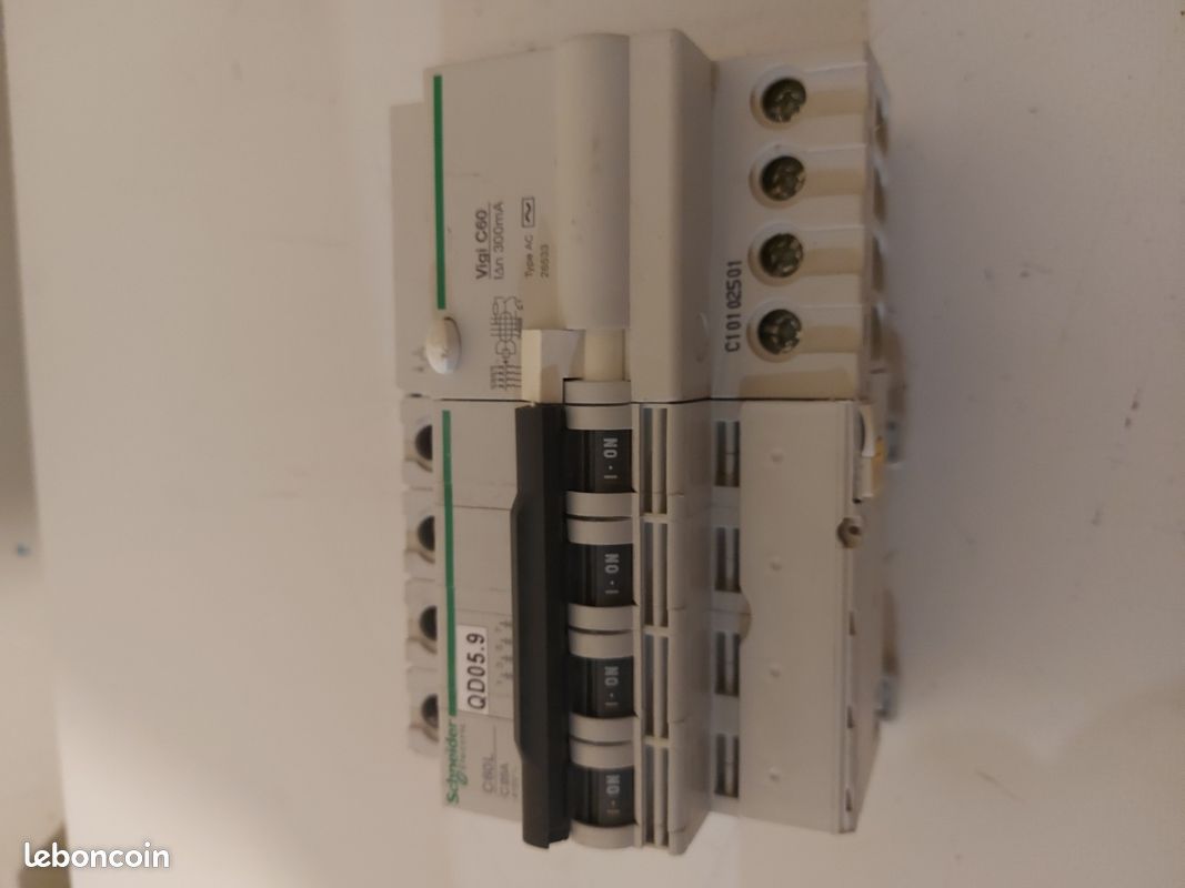 Disjoncteur Tetra plaire (image 3)
