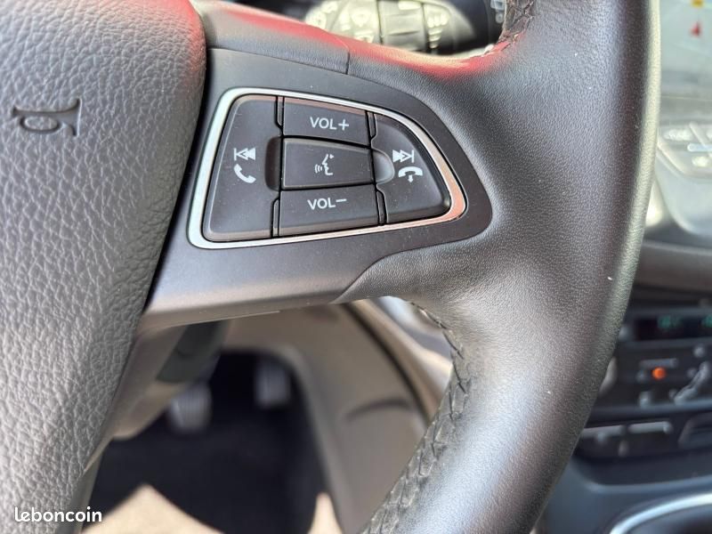 Ford C-MAX 1.0 EcoBoost 125ch Stop&Start Titanium (image 16)