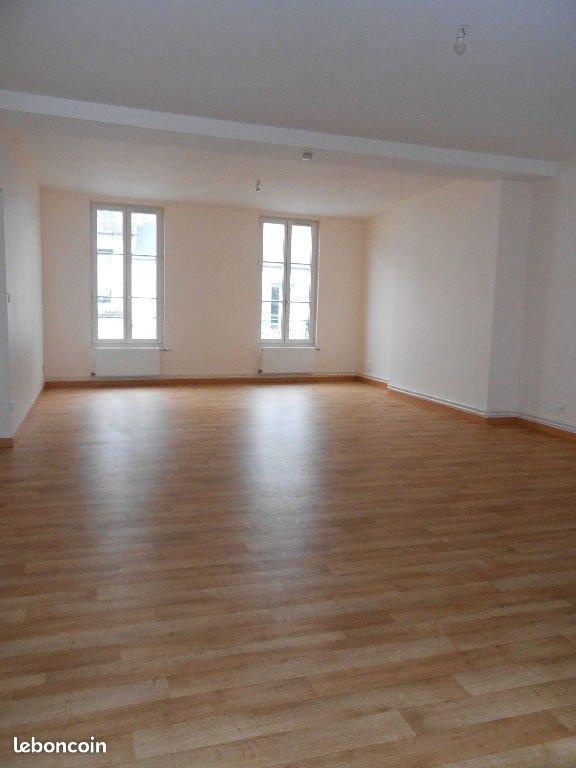 Appartement 5 pièces 115 m² · à Nevers · 115 m² · 706 €