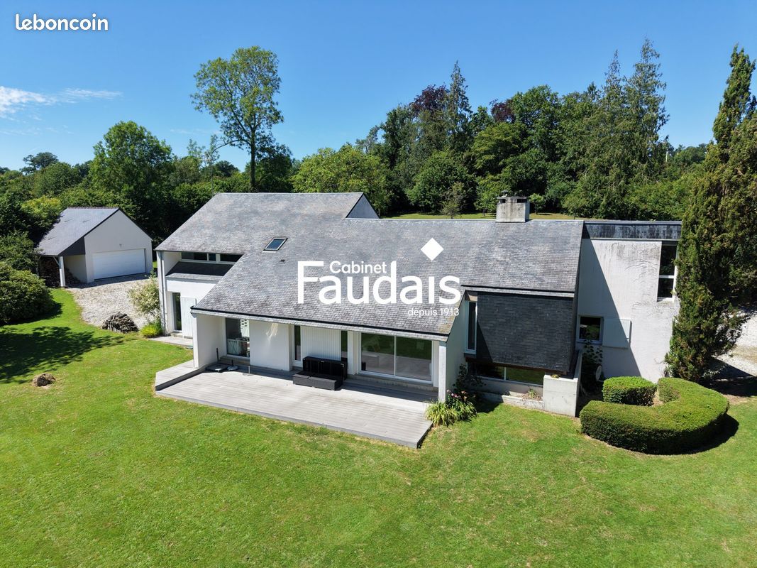 Maison 9 pièces 275 m² · à Saint-André-de-l'Épine · 275 m² · 499 000 €