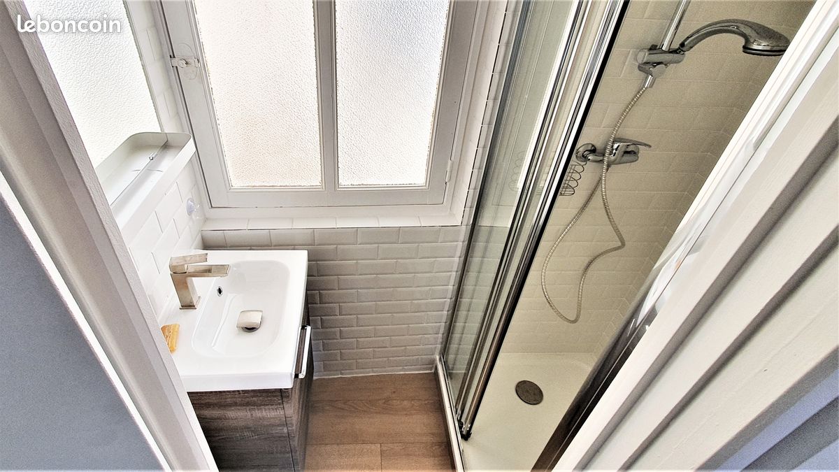 T1bis meublé, proche Mairie, Coin chambre séparé, Terrasse - Poitiers 86000 (image principale 1)