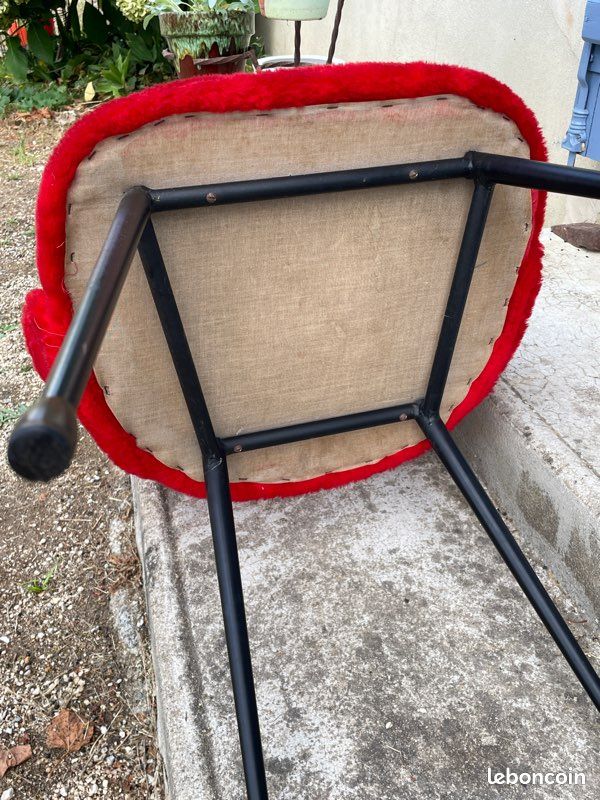 Chaises fourrure rouge année 60 (image 4)