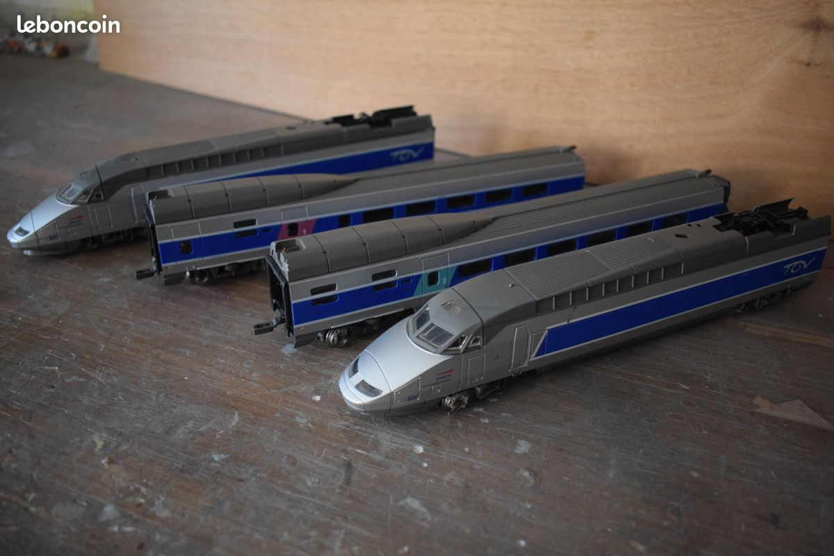 TGV bleu (image 1)