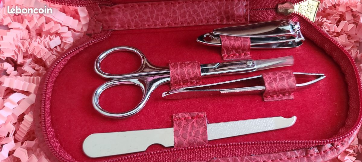 Kit / Trousse de manucure complète rouge - Neuf (image 2)