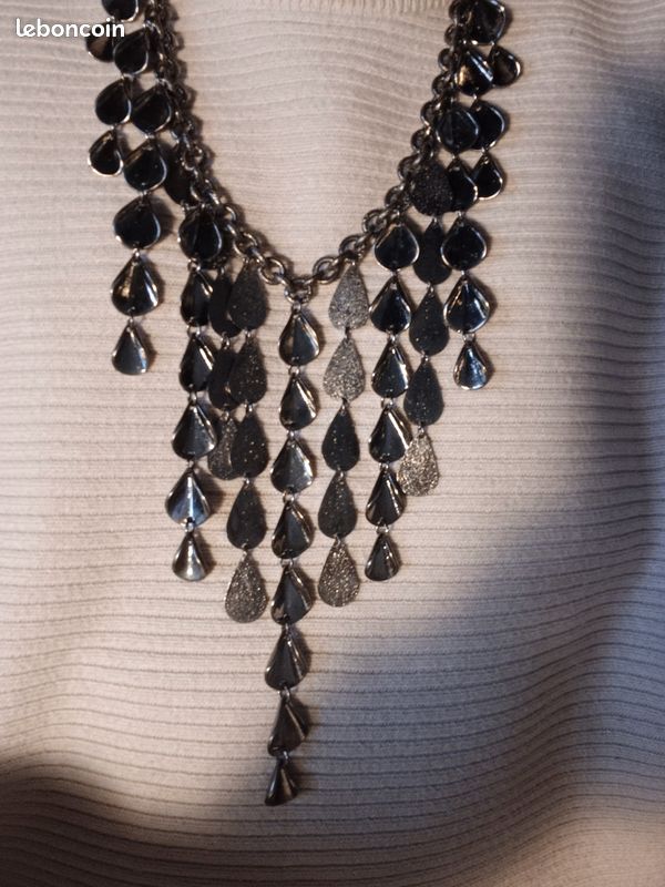 EDOUARD RAMBAUD - Collier Vintage En Métal Doré, Le Pendentif Cœur Martele Signe L 66 Cm Tres Bel Etat