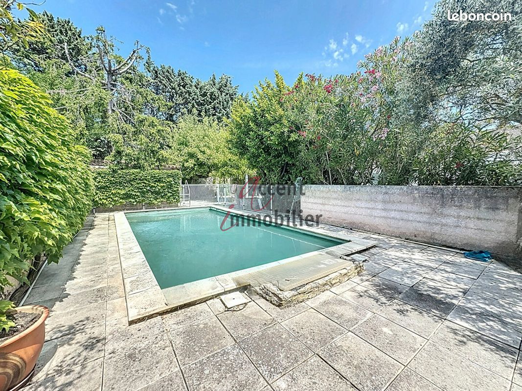 Maison 6 pièces 162 m² · à Saint-Andiol · 162 m² · 399 900 €