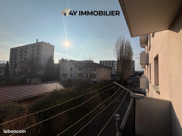 https://img.leboncoin.fr/api/v1/lbcpb1/images/85/52/0a/85520a47e032105bf8714157f69d95f29cb51c3b.jpg?rule=ad-image