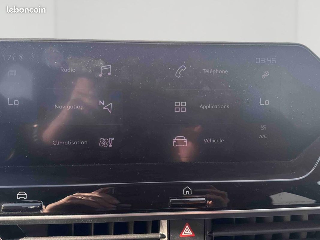 Citroen C4 PureTech 100 Live Pack Business (image 15)