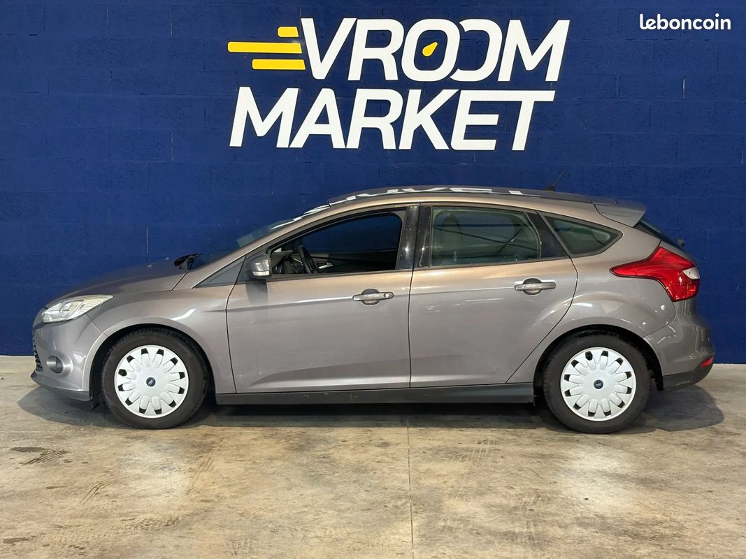 FORD Focus 1.6 D 105ch Business - 2013 - GPS - Bluetooth - Aide stationnement (image 5)