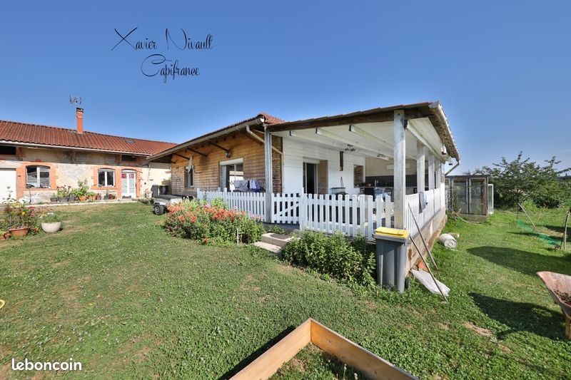 Maison 5 pièces 222 m² · à Saint-Amour · 222 m² · 285 000 €