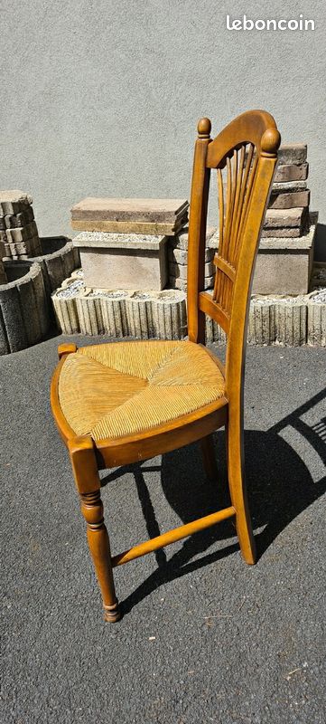 4 chaises + une table (image 2)