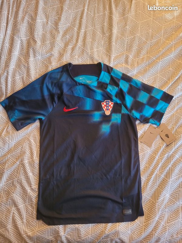 Maillot foot Nike Croatie bleu foncé S neuf (image 1)