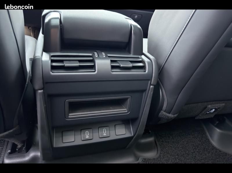 Land-rover Defender 110 2.0 P300e PHEV Black Edition (image 18)