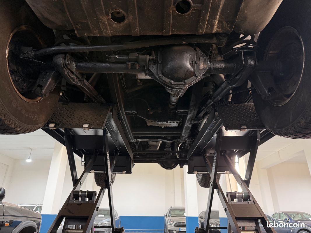 MERCEDES CLASSE G 300 E 170 CHASSIS COURT 3 PORTES-08/1990-6 Cylindres-Attelage-Toit Ouvrant-GPS CarPlay-Jantes 18"-Marchepieds-Gros Entretien Récent-Collector-Introuvable-Historique-Garantie 6 Mois (image 15)