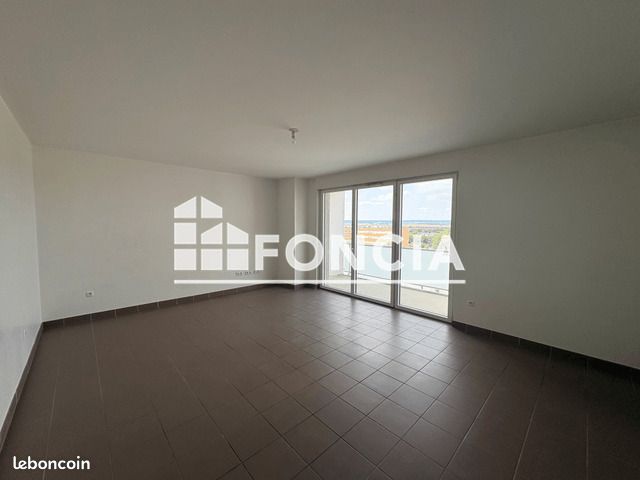 Appartement 3 pièces 94 m² · à Reims · 94 m² · 833 €