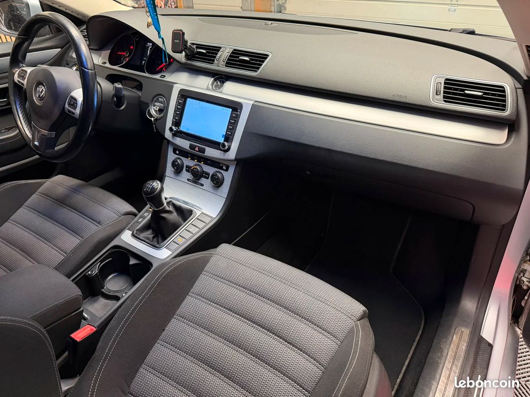 Volkswagen Passat CC 2.0 TDI 150ch BVM6 Business - Entretien à jour - Carplay - Embrayage et distribution Neuf - Radar AV/AR - Sièges électriques (image 16)
