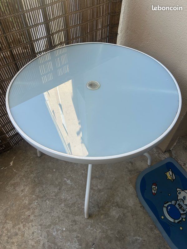 Table de jardin ronde (image 3)