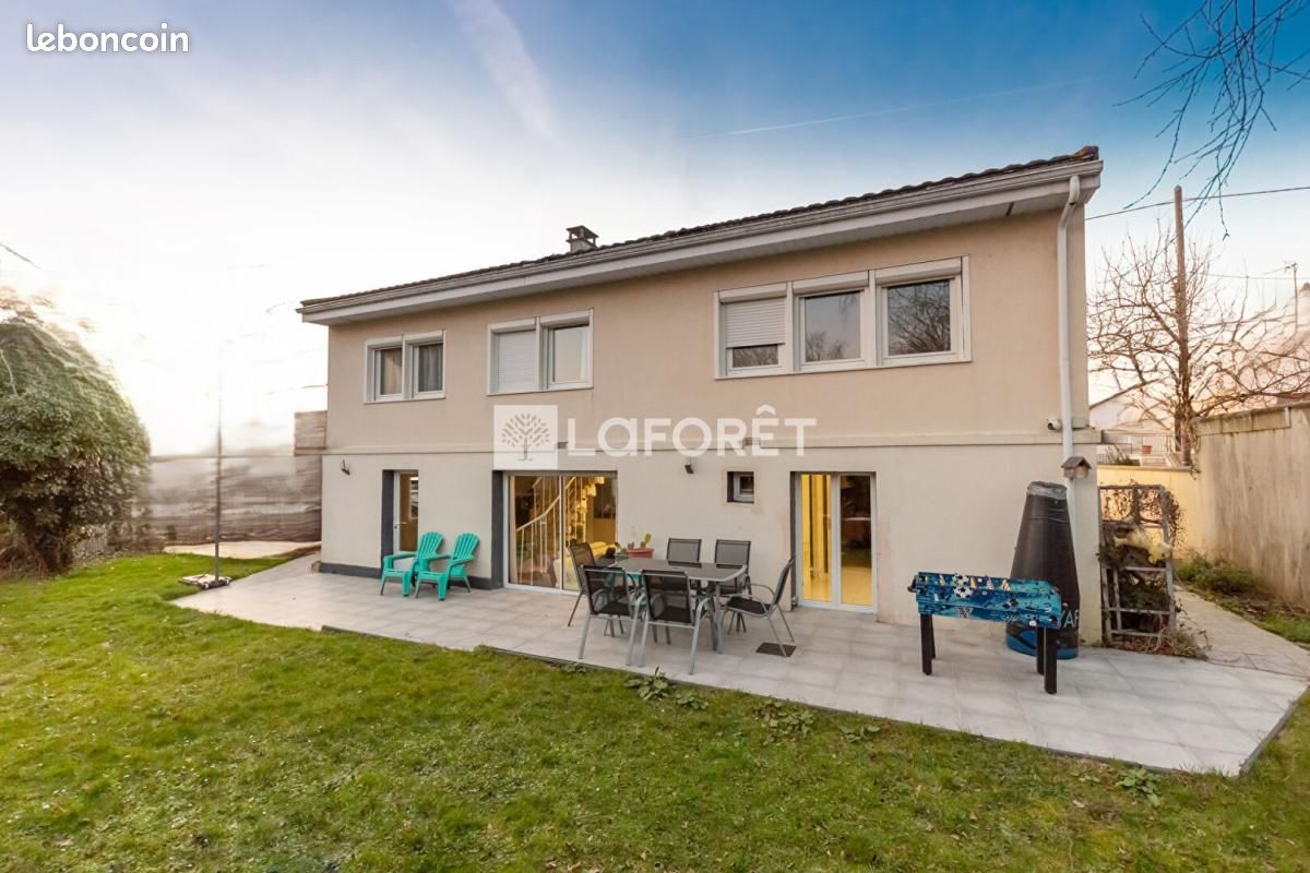 Maison 7 pièces 134 m² · à Roissy-en-Brie · 134 m² · 389 900 €