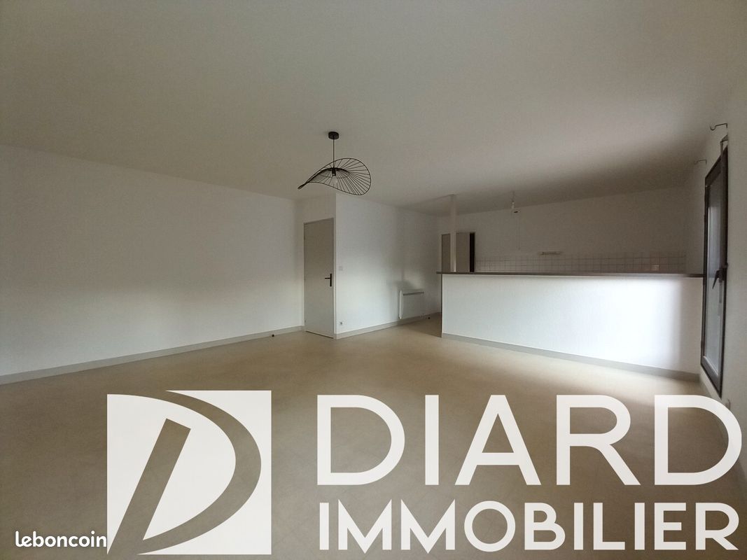 Appartement 3 pièces 80 m² · à Étrelles · 80 m² · 628 €/mois