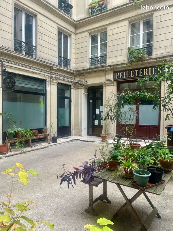 Local commercial 1 pièce 30 m² · à Paris · 30 m² · 300 000 €