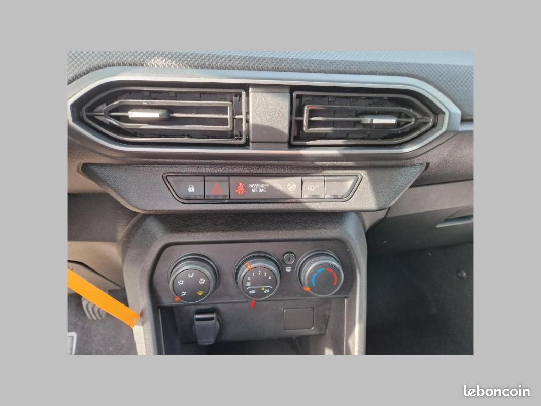 Dacia Sandero SCe 65 Essential (image 15)