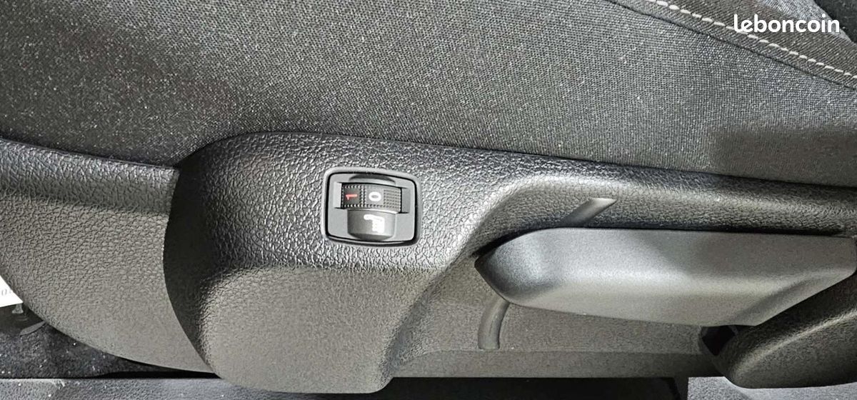 Peugeot Traveller M 2.2 Diesel 180ch S&S EAT8 Business (image 22)