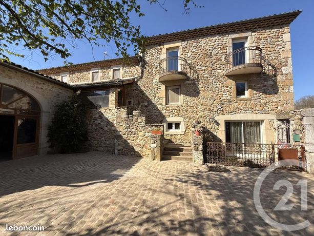 Maison 8 pièces 324 m²