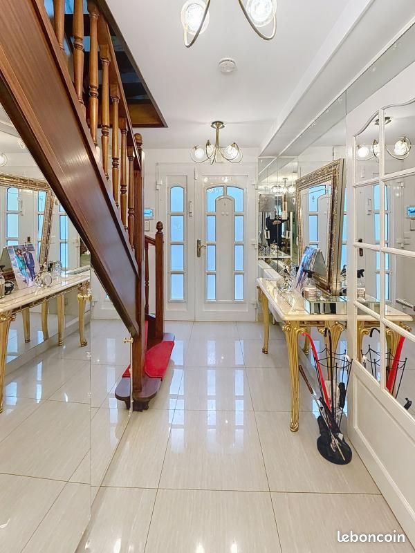 Maison 6 pièces 170 m² · à Bussy-Saint-Georges · 170 m² · 699 000 €
